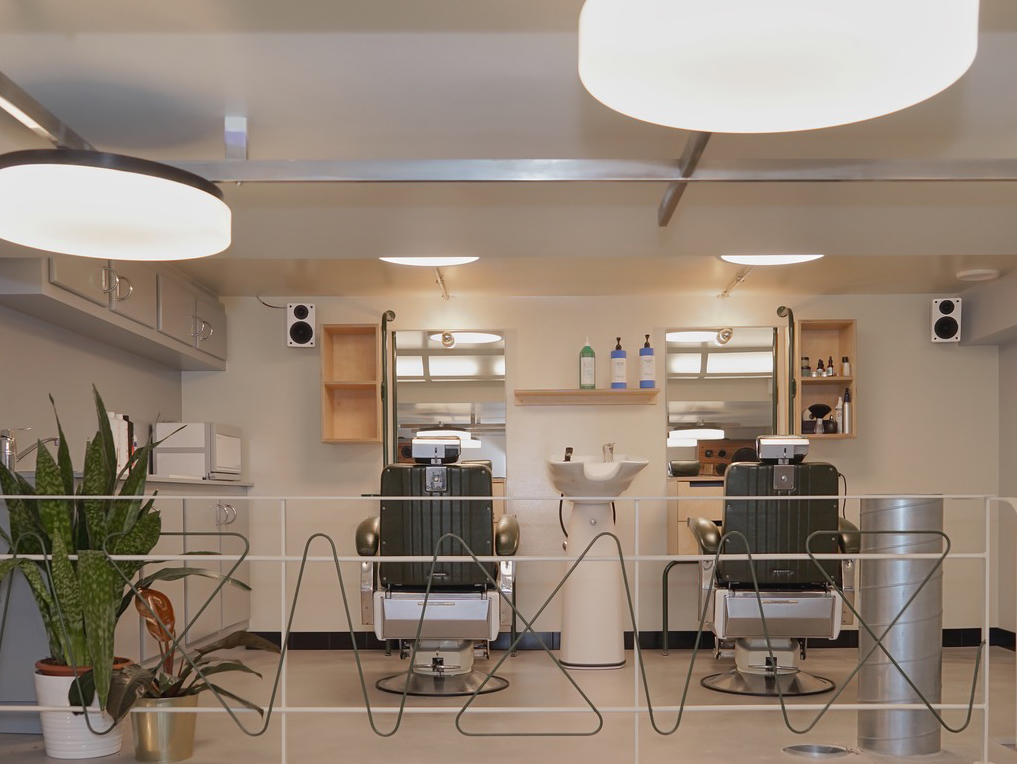 LES HOMMES – New Exclusive Men’s Barber